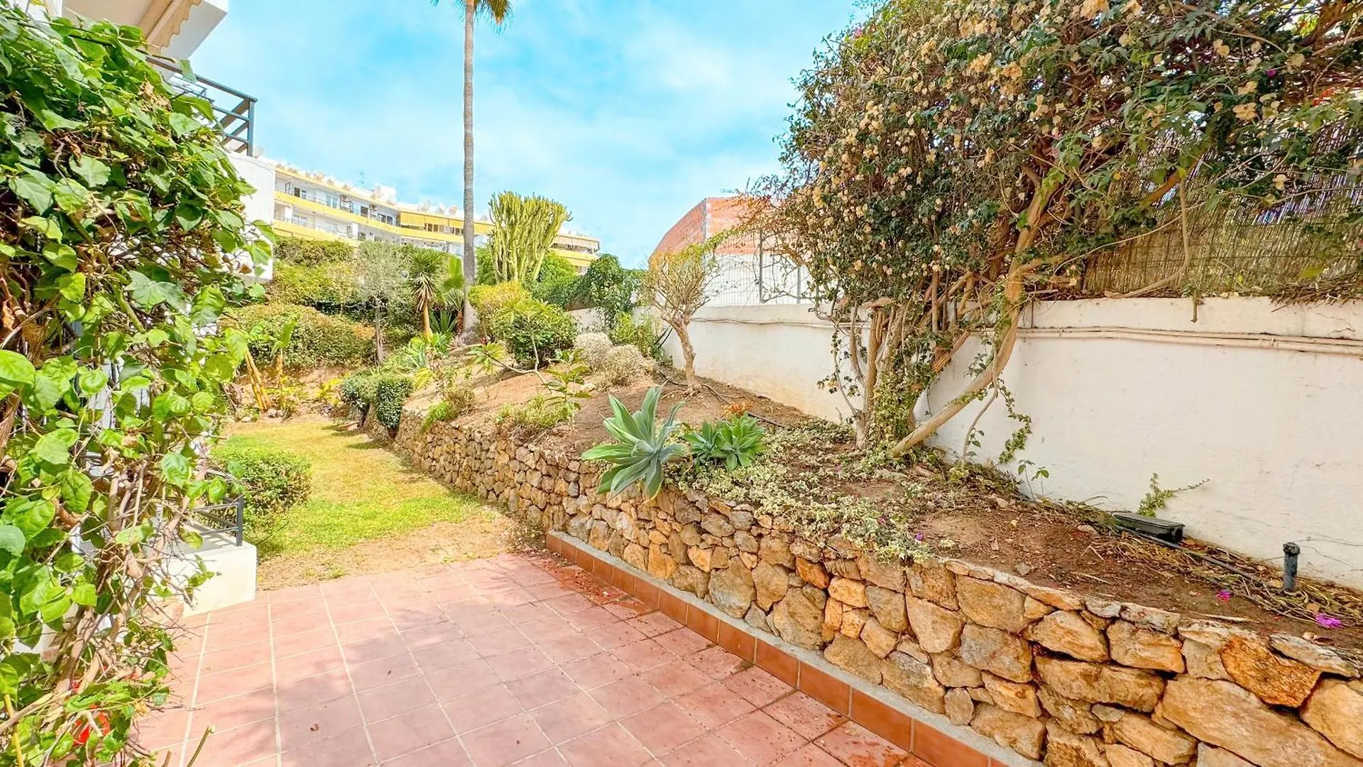 Bahamas Apartment Nerja 0*,  Spain