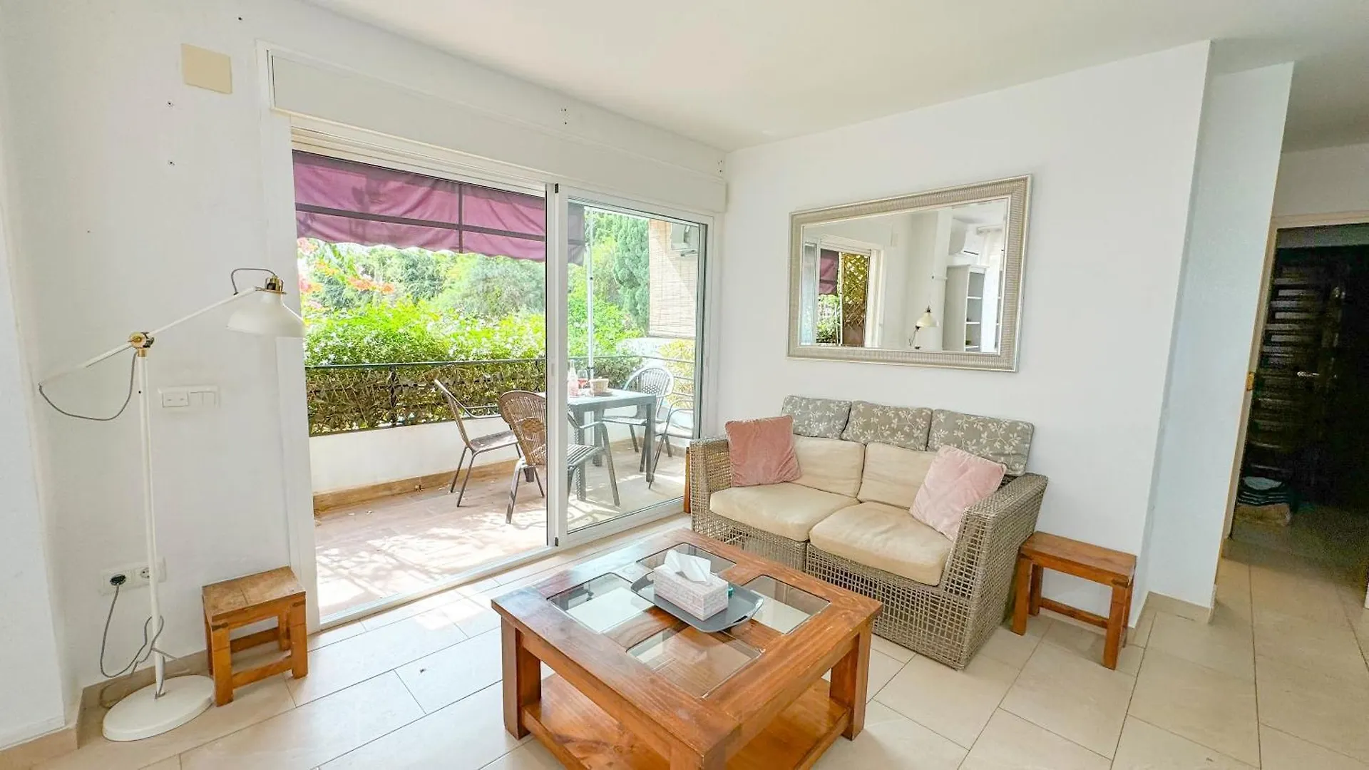 Bahamas Apartment Nerja