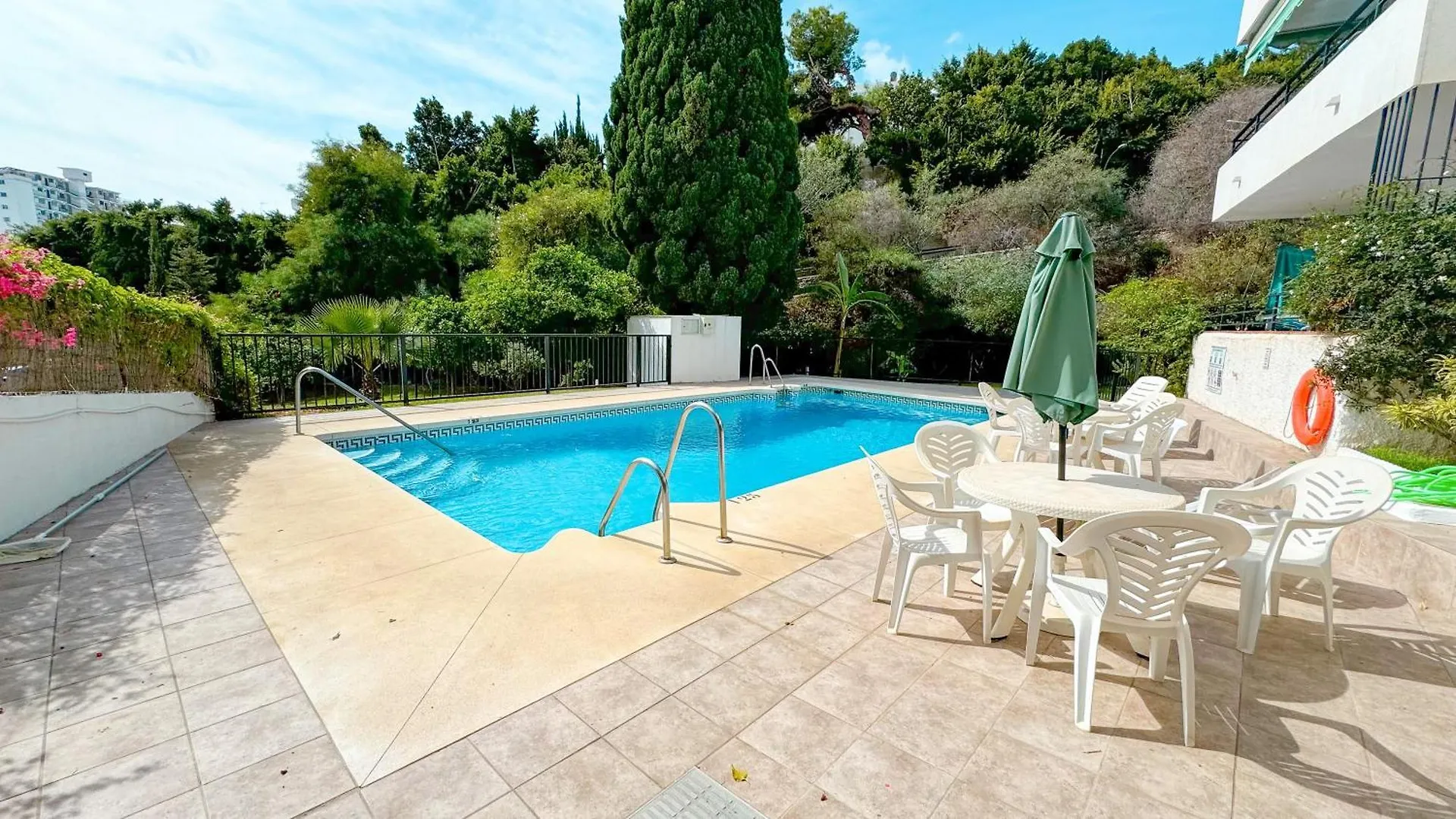 Bahamas Apartment Nerja