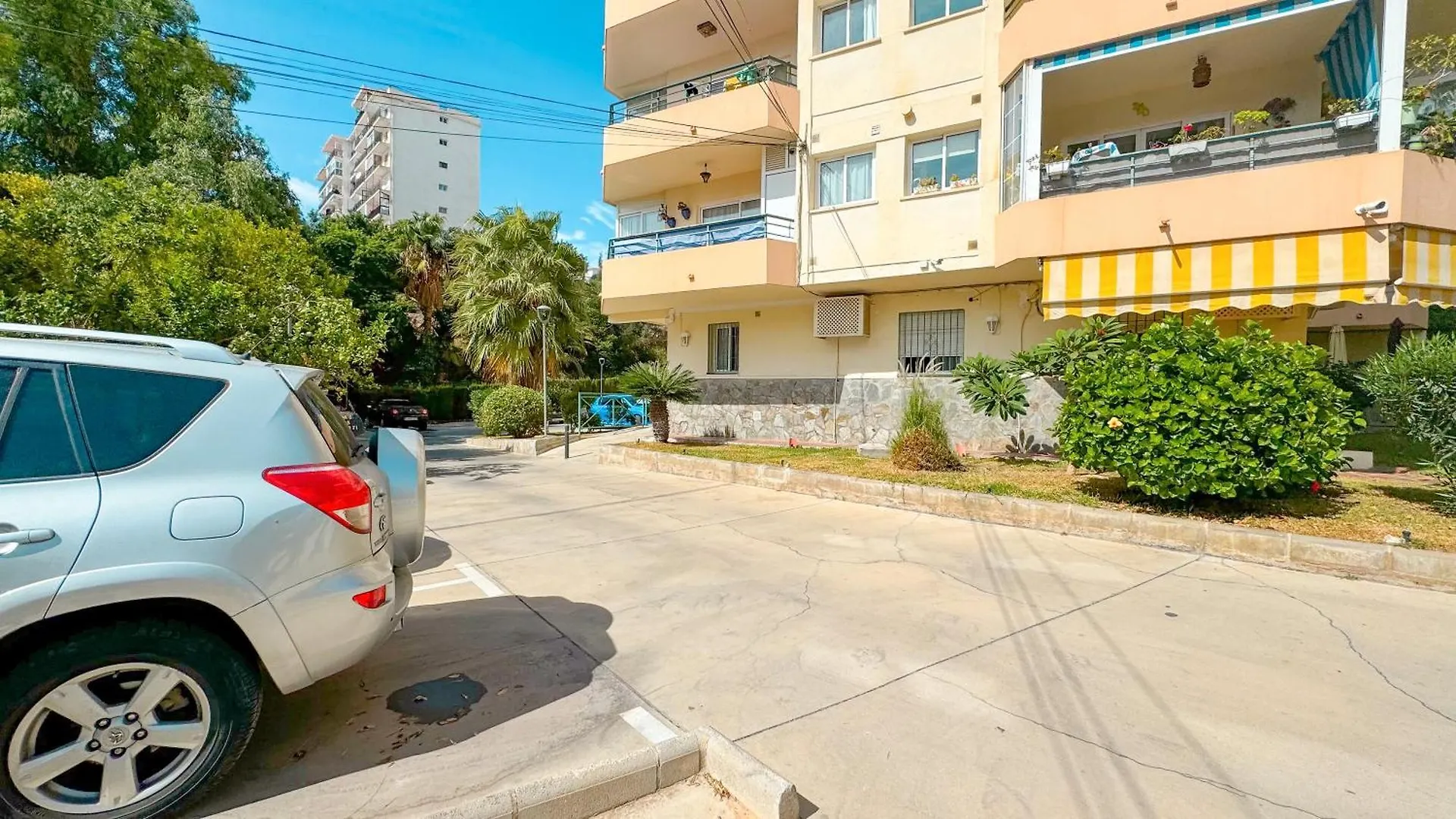 Bahamas Apartment Nerja Spain