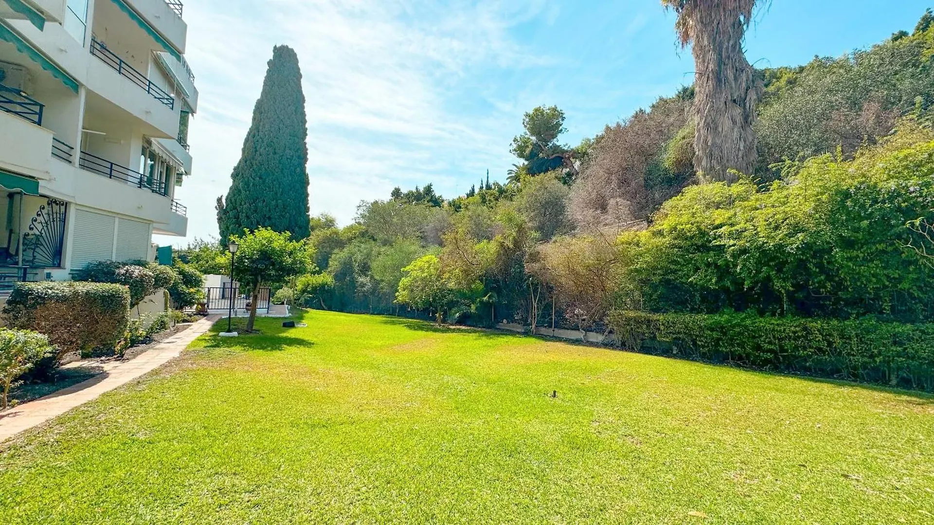 Bahamas Apartment Nerja Spain