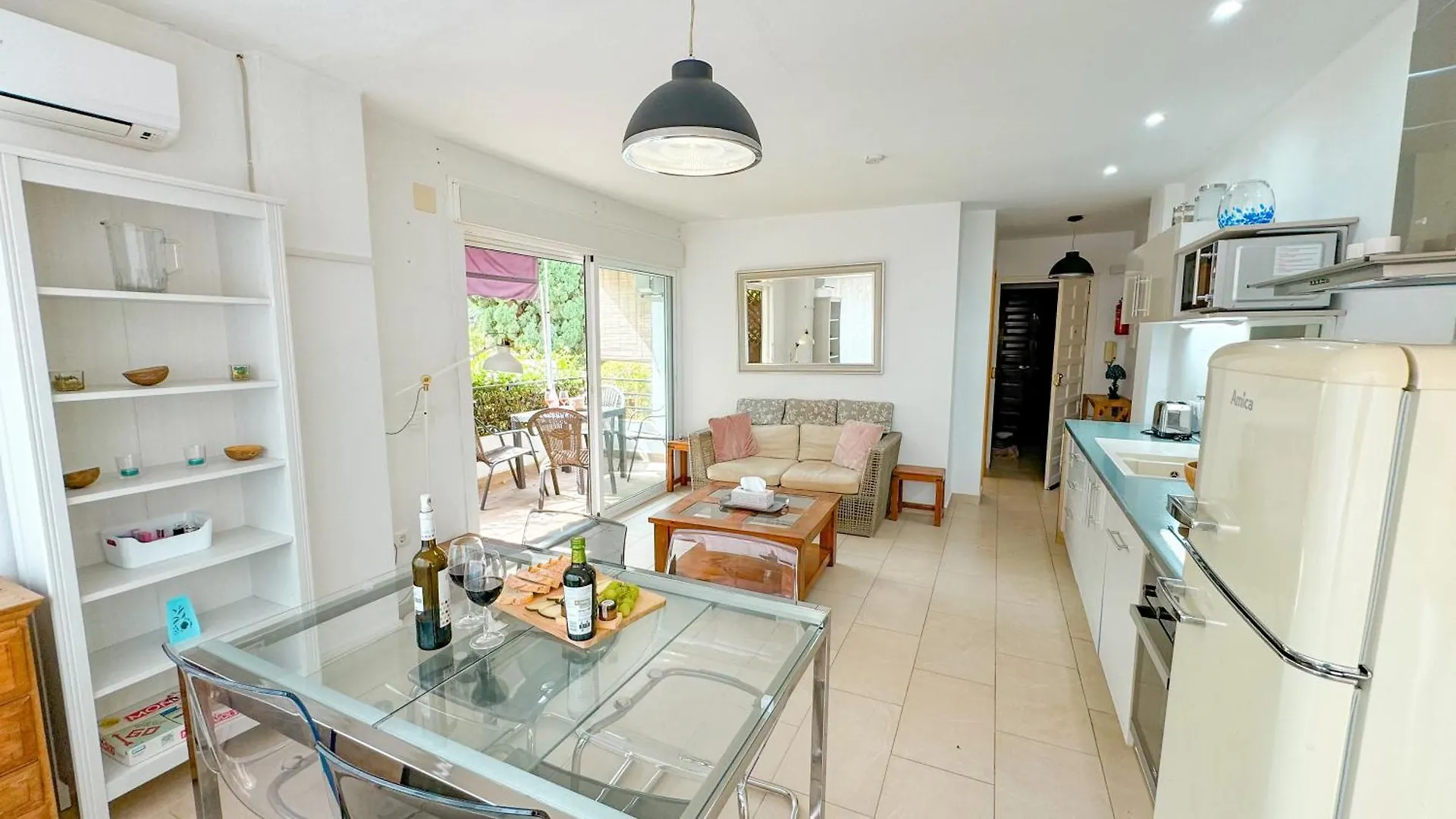 Bahamas Apartment Nerja Spain